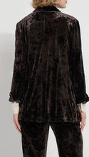 Load image into Gallery viewer, Lysse 242351M8 Shay Velvet Blazer