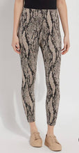 Load image into Gallery viewer, Lysse 102331M2 Jacquard Laura Legging
