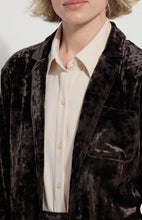 Load image into Gallery viewer, Lysse 242351M8 Shay Velvet Blazer