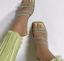 Load image into Gallery viewer, Vince Camuto Peomi
