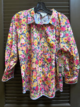 Load image into Gallery viewer, Truluxe T15349BM Floral Blouse W/Piping
