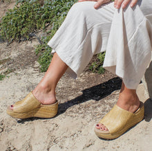 Load image into Gallery viewer, Volatile Canteen Sandal
