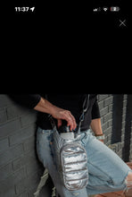 Load image into Gallery viewer, WanderFull Hydro Bag
