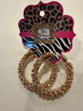 Load image into Gallery viewer, Diva Pearl/Cry Hoops
