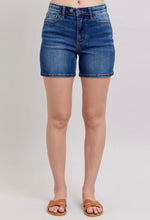 Load image into Gallery viewer, Judy Blue HW Med Length Dad Shorts
