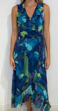 Load image into Gallery viewer, Maggy London Side Tie Ruffle Dress
