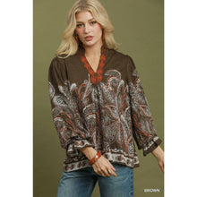 Load image into Gallery viewer, Paisley Border Print Blouse
