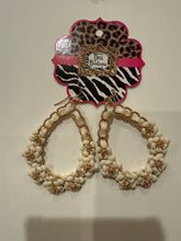 Load image into Gallery viewer, Diva Teardrop Ribbon/Flower Earring
