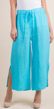 Load image into Gallery viewer, Gigi Moda 18371 Linen Capri Pant
