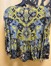 Load image into Gallery viewer, John Mark J45725TM Peasant Top
