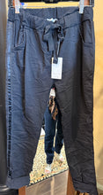 Load image into Gallery viewer, Look Mode Jegging w/Ribbon
