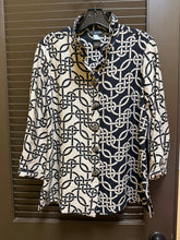 Load image into Gallery viewer, Ali Miles A36425BM wire Color Back Button Top
