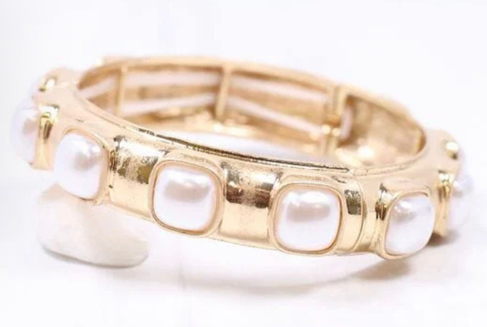Caroline Hill Mirren Gold Bracelet W/ Pearls