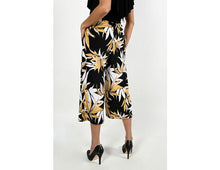 Load image into Gallery viewer, Frank Lyman 221295 Culottes
